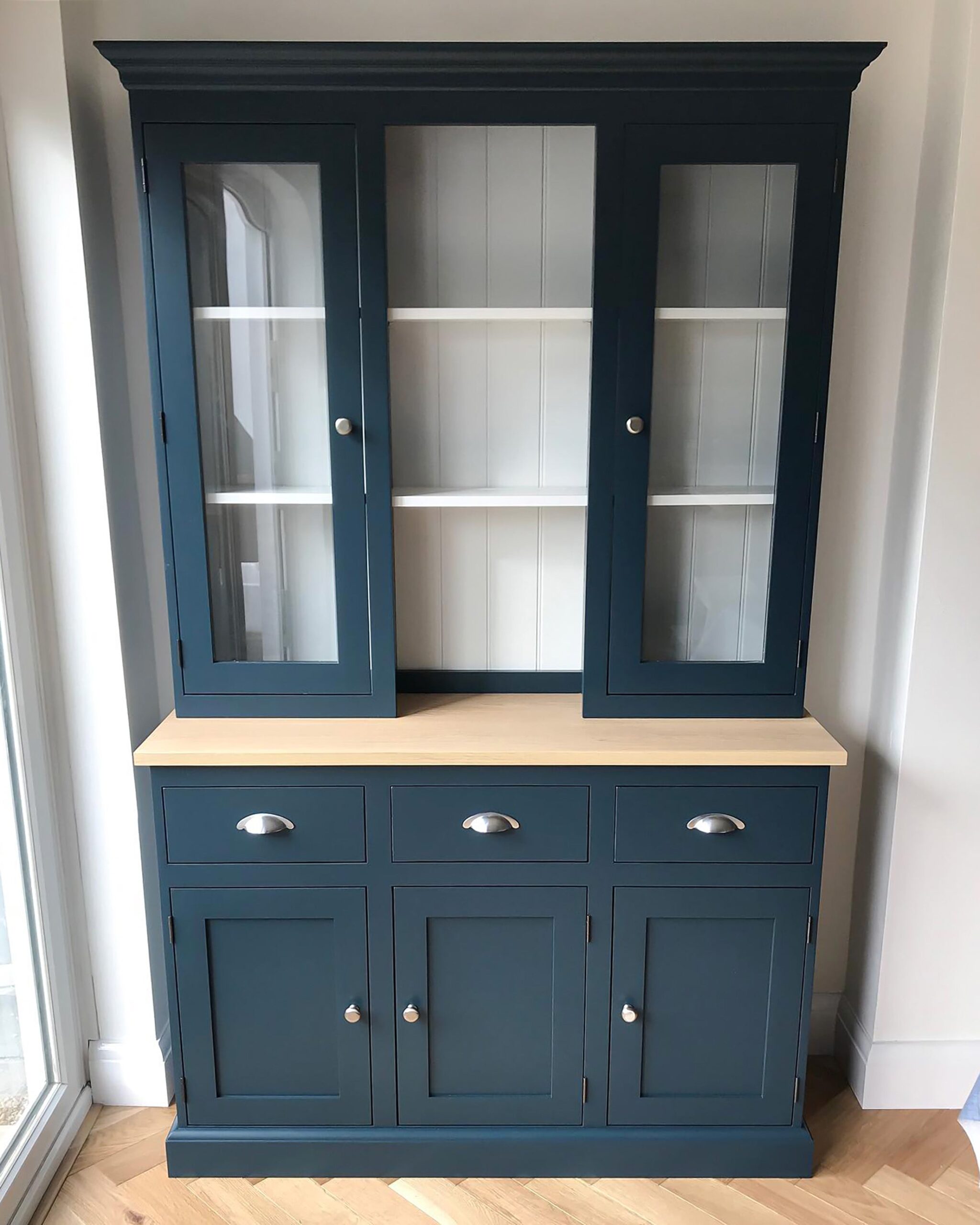 Grand Oxford Glazed Dresser - Image 4