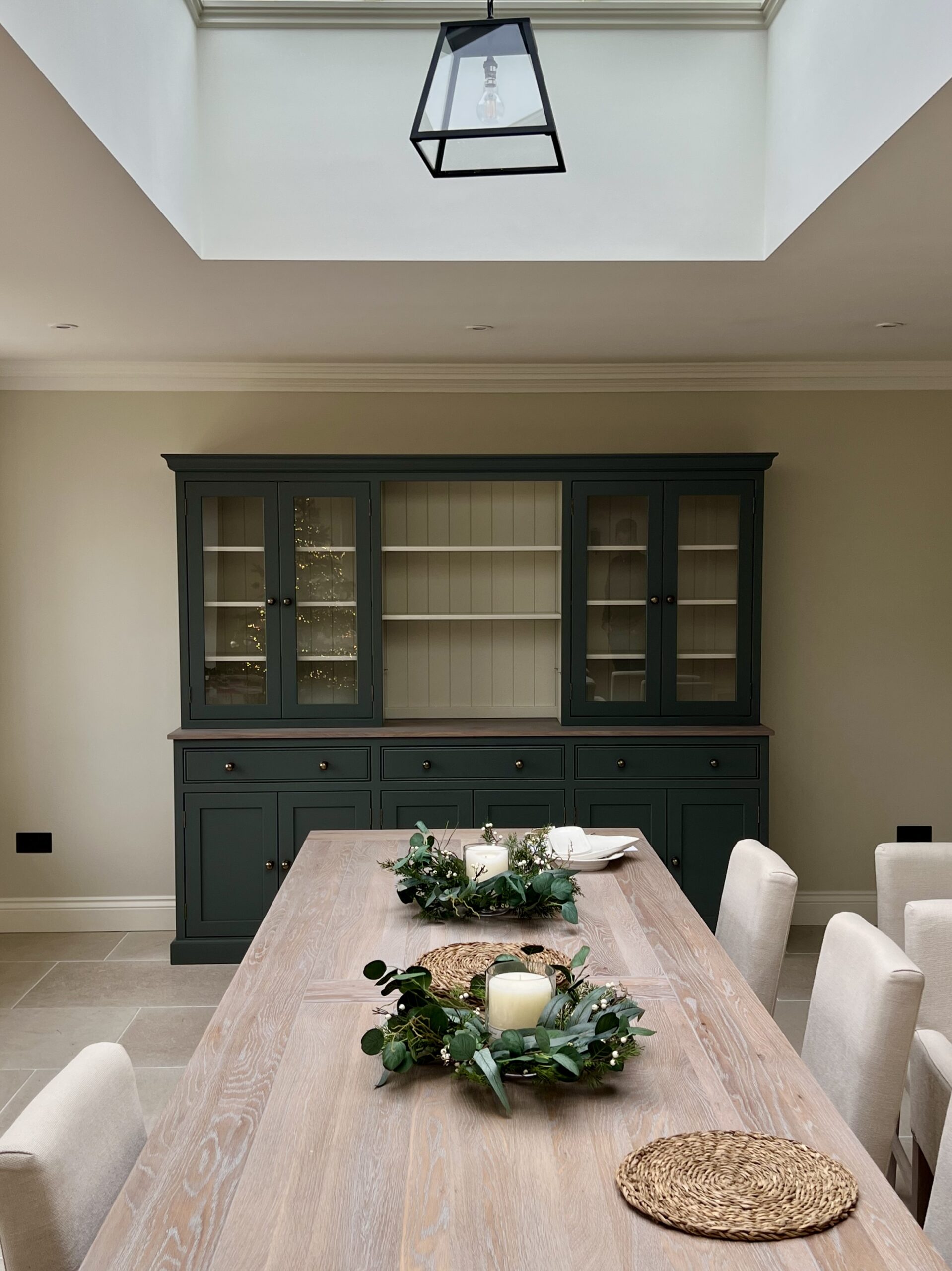 Detailed Glazed Dresser - Image 3