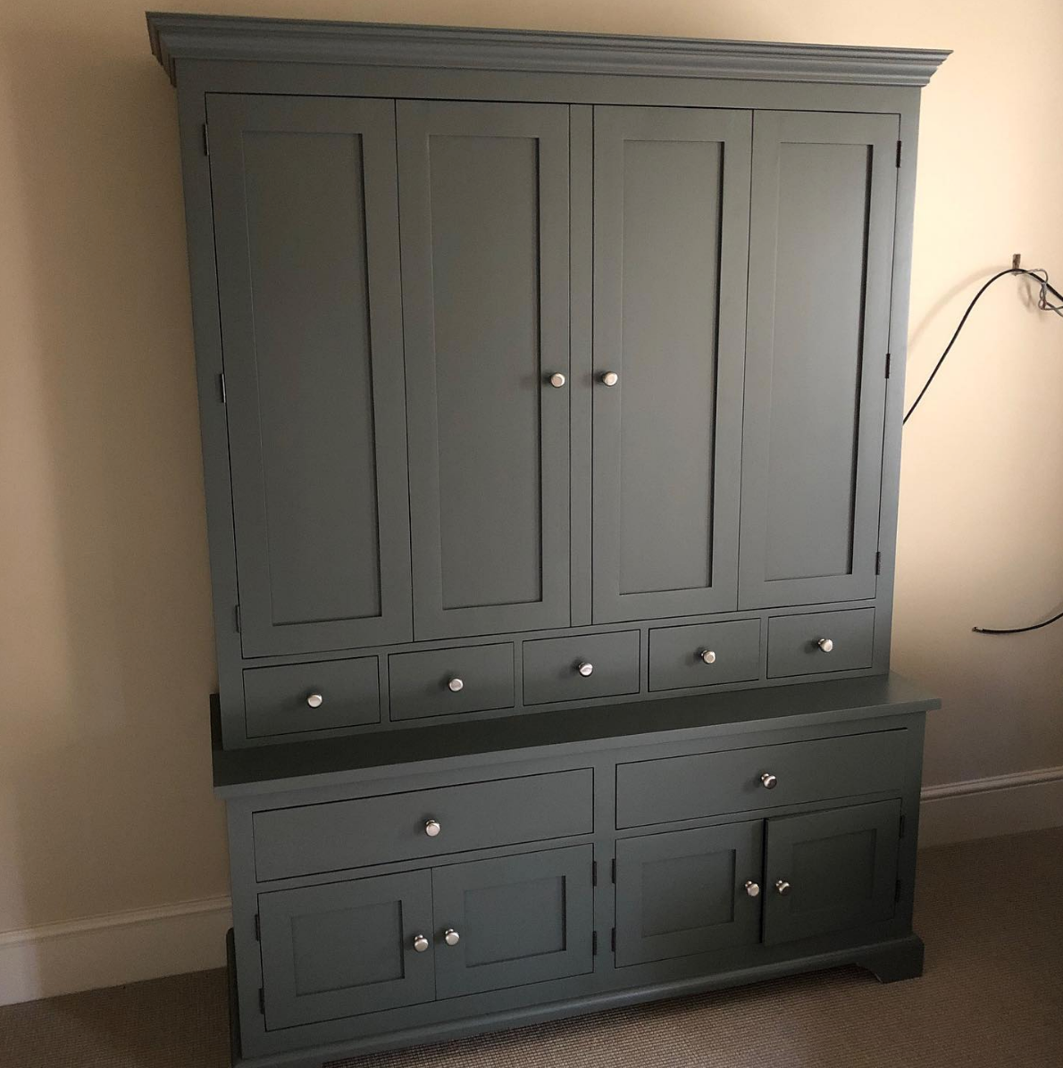 Shaker TV & Media Dresser